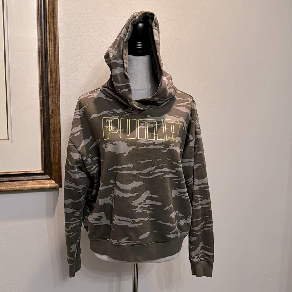 Puma camo and gold hoodie M